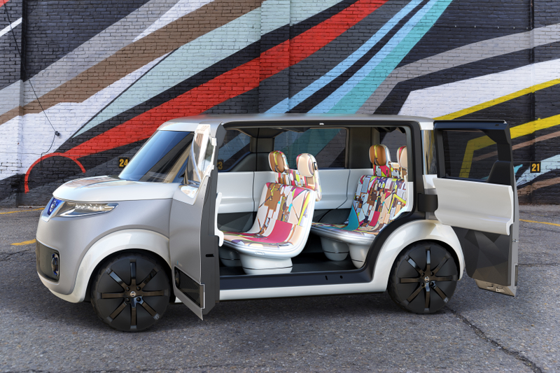 Illustration for article titled Just About Every Surface Inside Nissan's Concept Car Is a Screen Display